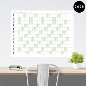 PRINTABLE 2025 HORIZONTAL WALL CALENDAR WITH GREEN WEEKENDS - INSTANT DOWNLOAD